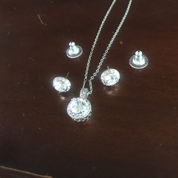 Premier Necklace and Earring Set - Picture 1 of 5